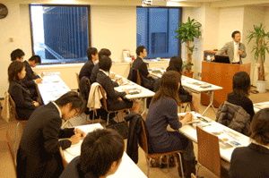 会場 熊沢.gif