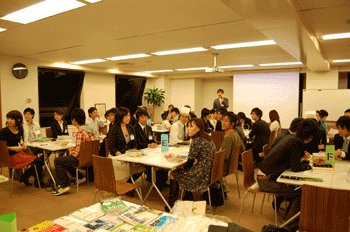 開始早々皆が商品めがけて。.gif