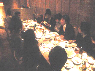 講師の方々との忘年会.gif
