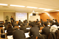 内定式で頭取ってアダナが・.gif